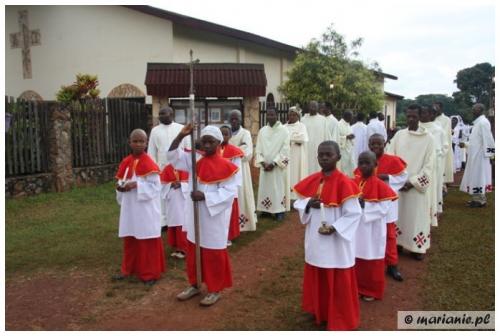 Cameroon: newly baptized Christians in our mission in Atok