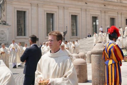 7-Canonization01 025