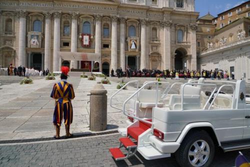 8z-Canonization01 031